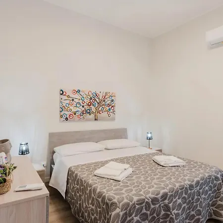 شقة Lazzara 19 مارسالا