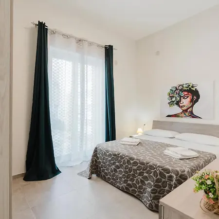 Lazzara 19 مارسالا